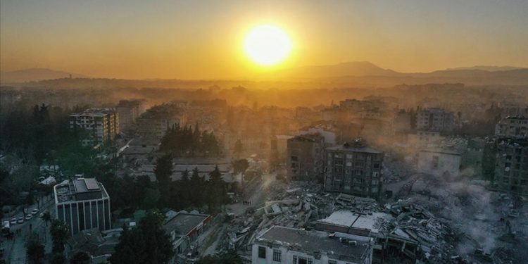 Deprem bölgesindeki yerel yönetimlere yaklaşık 40 milyar lira hibe desteğinde bulunuldu