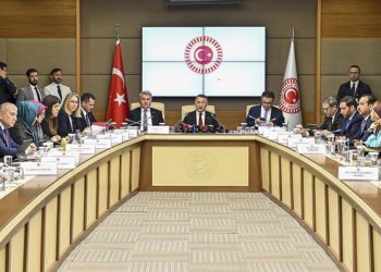 İsveç’in NATO’ya katılım protokolüne ilişkin teklif üzerindeki müzakereler ertelendi