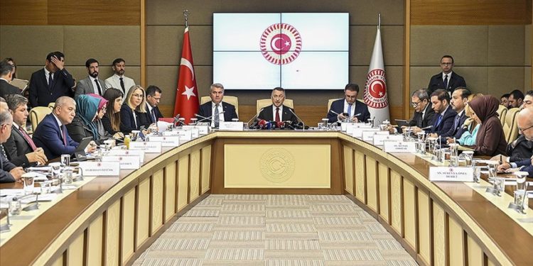 İsveç’in NATO’ya katılım protokolüne ilişkin teklif üzerindeki müzakereler ertelendi
