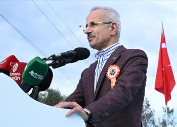 Hayata geçirdiğimiz yeni yol, köprü ve tünel ile üretim, ticaret ve turizm faaliyetlerini canlandırdık