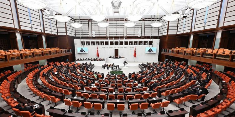 TBMM'de bu hafta kentsel dönüşüme yönelik düzenlemeler içeren kanun teklifinin görüşmelerine devam edilecek