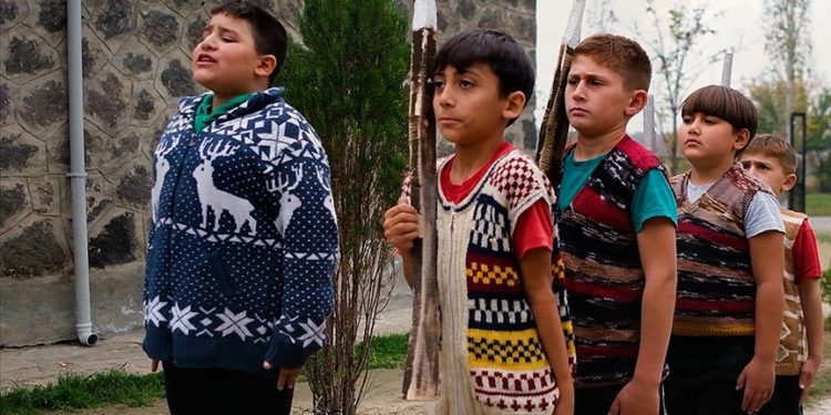 Iğdır'da çocuklar Anıtkabir'deki nöbet değişimini canlandırdı