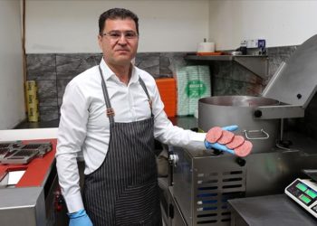 Tescilli Sivas köftesinde talebe yetişmek için seri üretime geçti