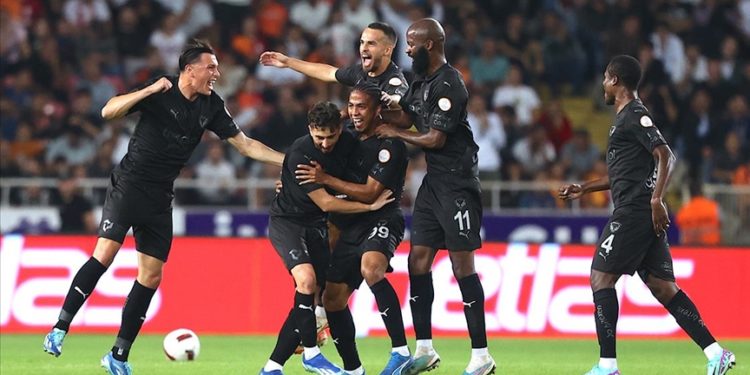 Hatayspor, Galatasaray’ın ligdeki yenilmezlik serisini bitirdi