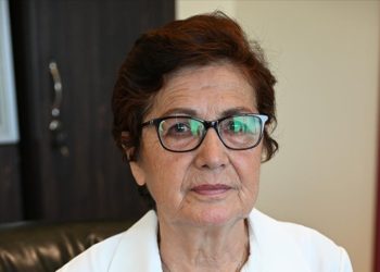 Böbrek nakliyle hayata tutunan emekli hemşire ikinci baharını sağlıklı geçiriyor