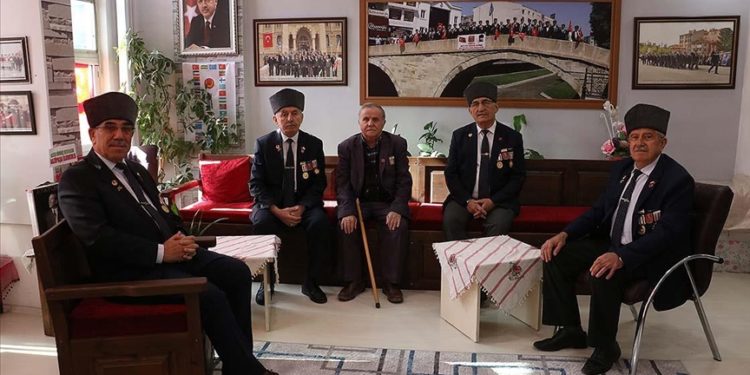 Kıbrıs gazileri KKTC’nin kuruluşuna giden yolda Barış Harekatı’nın önemini anlattı