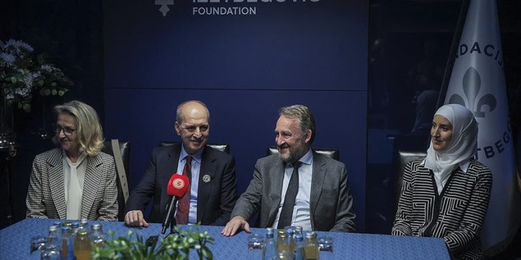 TBMM Başkanı Kurtulmuş, Bosna Hersek'te SDA Genel Başkanı Bakir İzetbegoviç ile görüştü