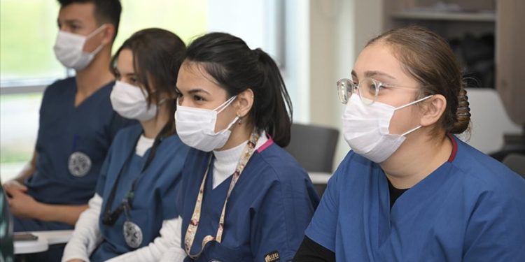 15 Kasım Dünya KOAH Günü dolayısıyla hastalar bilgilendirildi