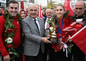 Avrupa şampiyonu boksör Gamze Soğuksu, Ordu’da törenle karşılandı