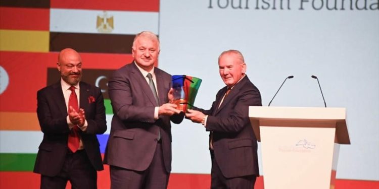 Türk Hava Yolları, “Akdeniz Turizm Ödülü”nün sahibi oldu