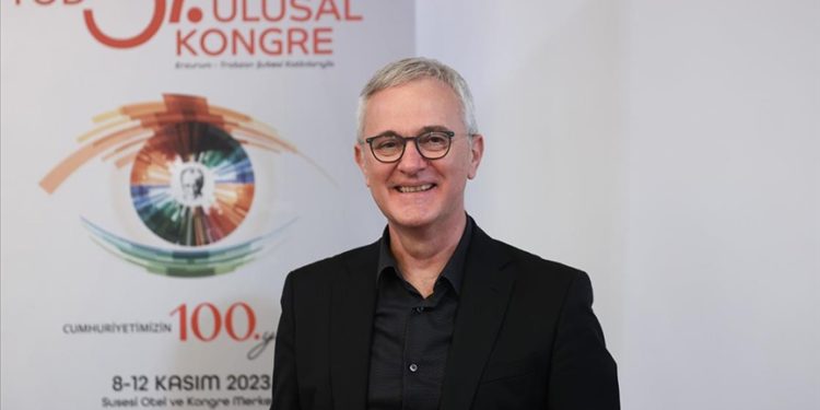 Yapay zeka teknolojileri göz tedavilerinde kilit rol üstlenecek