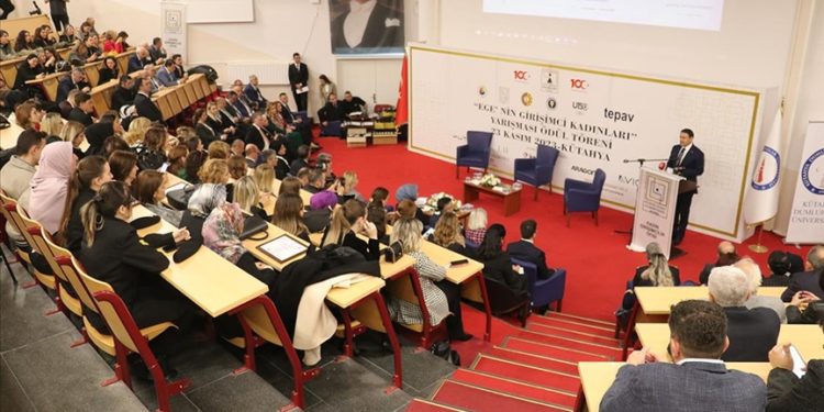 “Ege’nin Girişimci Kadınları Yarışması”nın ödül töreni Kütahya’da yapıldı