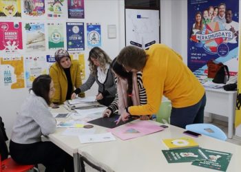 Melike öğretmen Erasmus+ projeleriyle öğrencilerinin ufuklarını sınır ötesine taşıyor