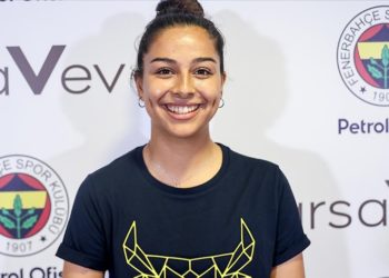 Fenerbahçeli kadın futbolcu Göknur Güleryüz'ün milli tercihi Türkiye oldu