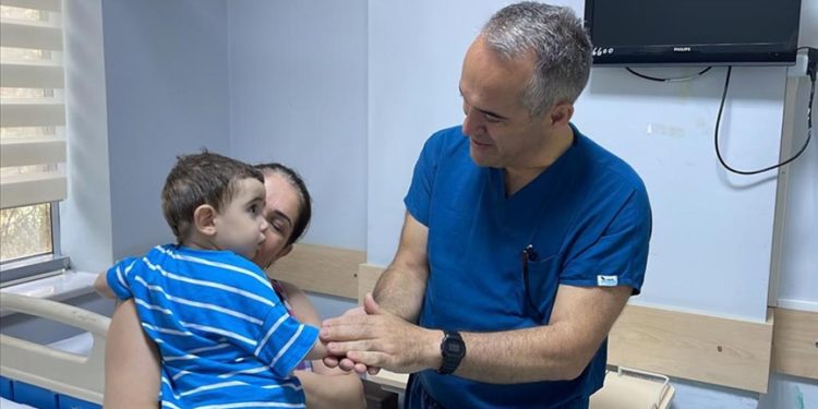 Ateş bebek, 2 kalp ameliyatından sonra rahat nefes almaya başladı