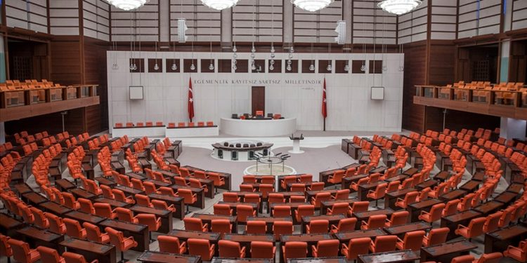 Türk askerinin Azerbaycan’daki görev süresini uzatan Cumhurbaşkanlığı tezkeresi TBMM’de