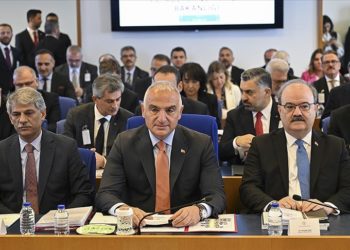 Yüzde 30 büyüme hedefliyoruz. Sektöre, bize güvenin