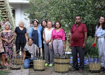 Yarım asırdır uğraştığı “sepet örme” sanatını kadınlara öğretiyor