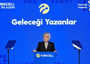 Kadınlarımızın emeği arttıkça Türkiye Yüzyılı için kurduğumuz hayaller gerçeğe daha da yaklaşacak