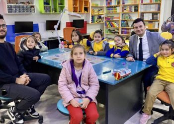 Öğrenciler gençlik merkezi kurslarında sosyalleşiyor