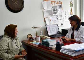 Trabzon’da çam kese tırtılının ısırdığı kadın hastanelik oldu