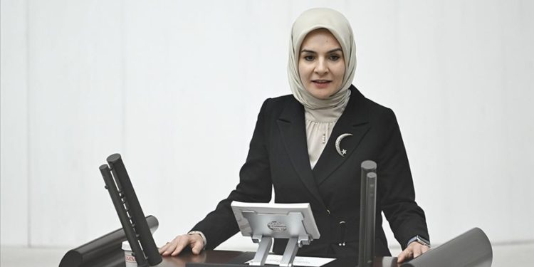 Kadına yönelik şiddetle mücadele siyaset üstü bir meseledir