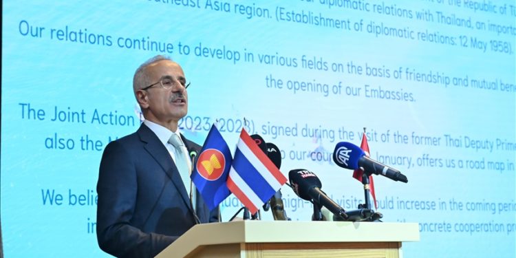 Türkiye ile Tayland arasında ticaret hacmimiz 1,8 milyar dolar seviyesine ulaşmıştır