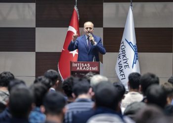 Kuvözdeki çocukları dünyanın gözü önünde öldürenler insan olmak vasfını yitirmiştir