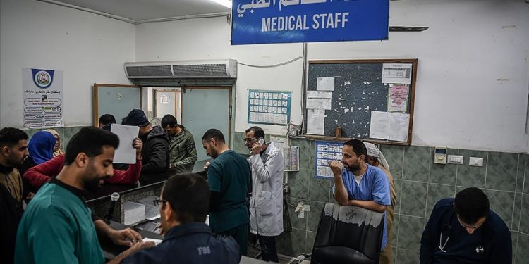 DSÖ, Gazze'nin kuzeyi ve güneyindeki hastanelere yardımların ulaştırıldığını açıkladı