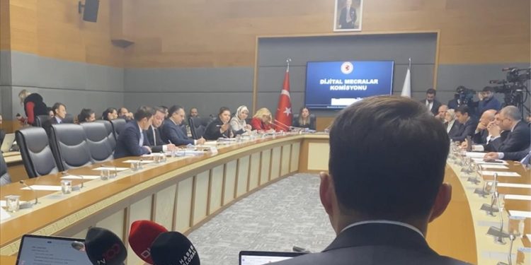 TBMM Dijital Mecralar Komisyonu “TikTok” temsilcilerini dinledi