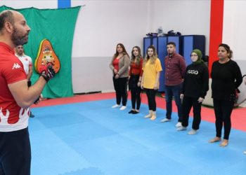 Sağlık çalışanı kadınlar şiddete karşı savunma sanatlarını öğreniyor