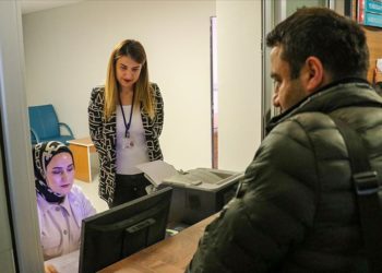 Dünyaya gelen bebeklerin kimlik başvuruları hastanede yapılıyor