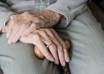 Türkiye’de yılda yaklaşık 200 bin kişi kalçasını kırıyor, kış mevsimi riski artırıyor