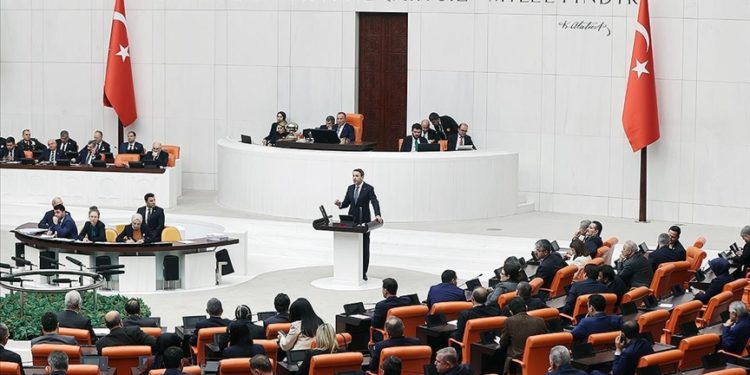 Enerji ve Tabii Kaynaklar ile Milli Savunma bakanlıklarının bütçeleri Genel Kurulda kabul edildi