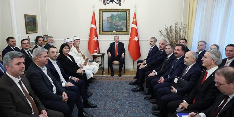 Cumhurbaşkanı Erdoğan, Türkiye'nin Atina Büyükelçiliğini ziyaret etti