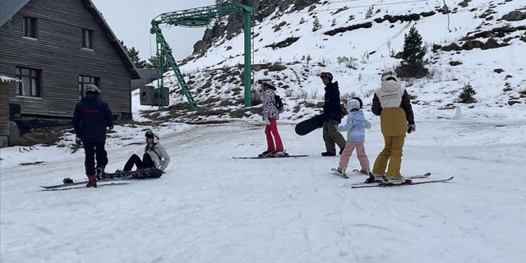 Kayakseverler hafta sonunu Kartalkaya'da değerlendirdi