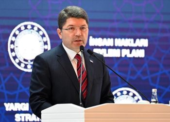 Hedefimiz yeni, demokratik, sivil bir anayasa, kuşatıcı bir anayasa