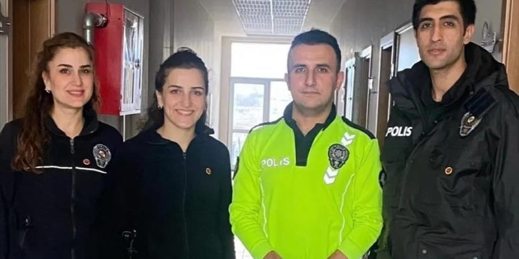 Erzincan'da görevli polis memuru kök hücre bağışı ile Portekizli lösemi hastası çocuğa umut oldu