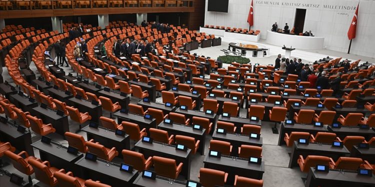 Saadet Partisi, milletvekili Bitmez'in vefatıyla Meclis'te grup oluşturma kriterini kaybetti