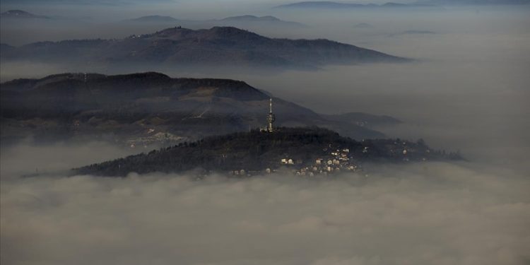 Saraybosna'da hava kirliliği nedeniyle görüş mesafesi azaldı