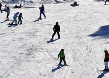 Sarıkamış Kayak Merkezi'nde turizmcileri yeni yıl heyecanı sardı
