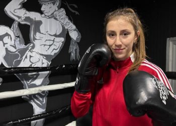 “Hiperaktif” tanısıyla muaythaiye yönlendirilen Ezgi sağlığına kavuştu, başarıya ulaştı