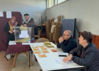 Köylerinin mahalle olması için referanduma gittiler