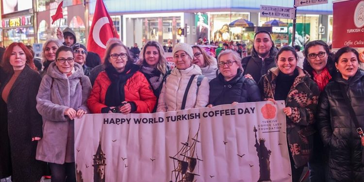 New York'taki Times Meydanı'nda Dünya Türk Kahvesi Günü kutlaması