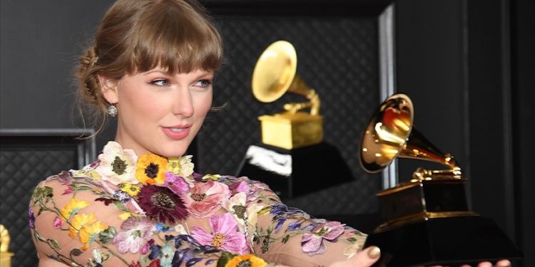 Time dergisi, şarkıcı Taylor Swift'i "Yılın Kişisi" seçti