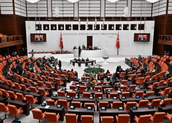 Meclis'te müşavir atamalarına yeni kriterler