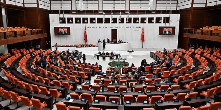 Meclis'te müşavir atamalarına yeni kriterler