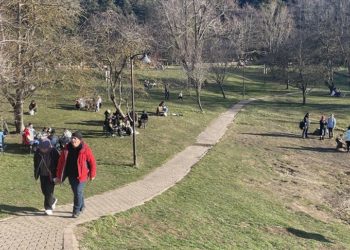 Hafta sonunu fırsat bilenler Gölcük Tabiat Parkı'nda yoğunluk oluşturdu