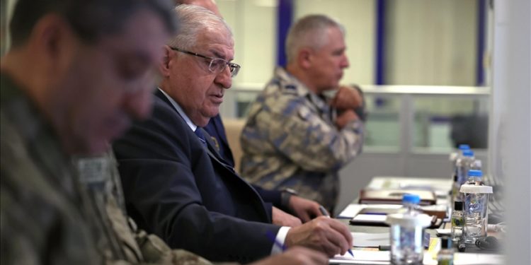 Bakan Güler, 29 hedefin imha edildiği hava harekatlarını sevk ve idare etti