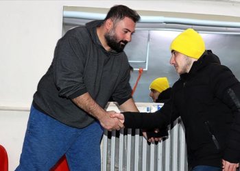 Halterle bacak kaslarını güçlendiren bedensel engelli Eray mutluluğa “adım” attı